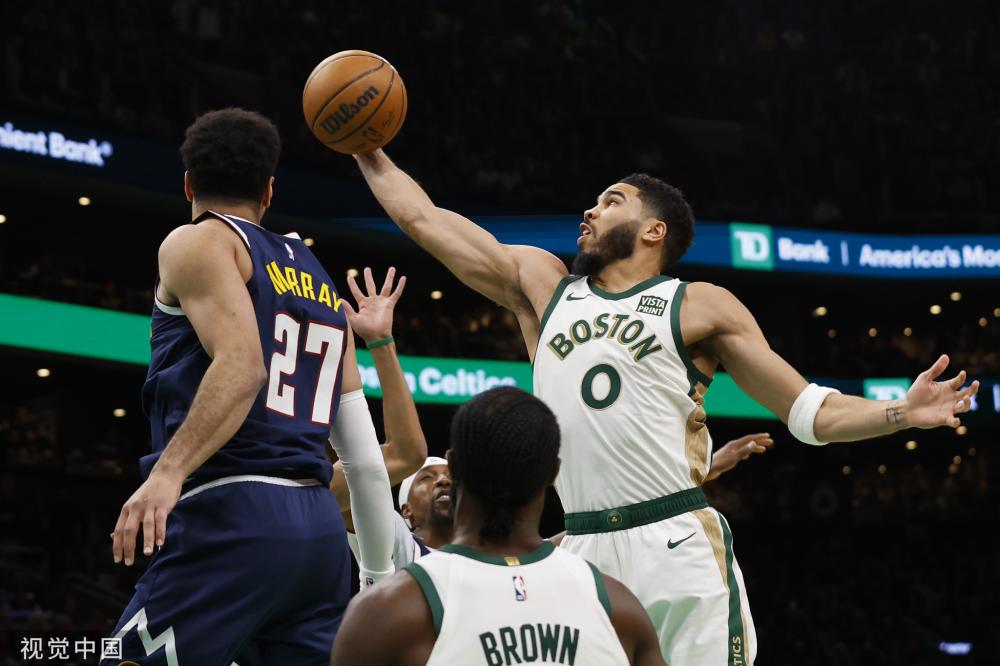 莱昂纳德连 莱昂纳德连