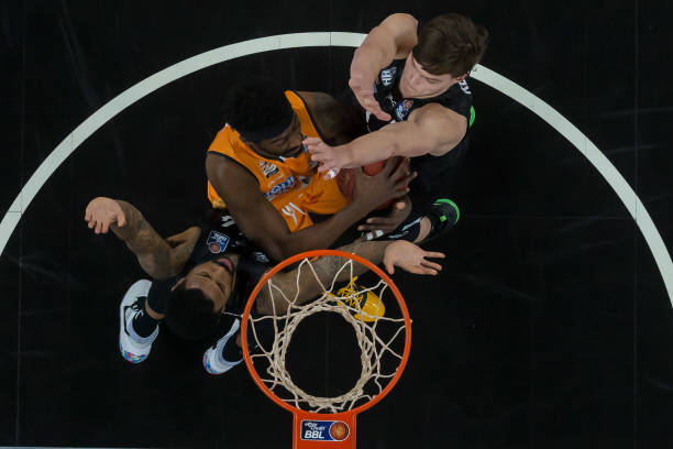 表现都备受 表现都备受