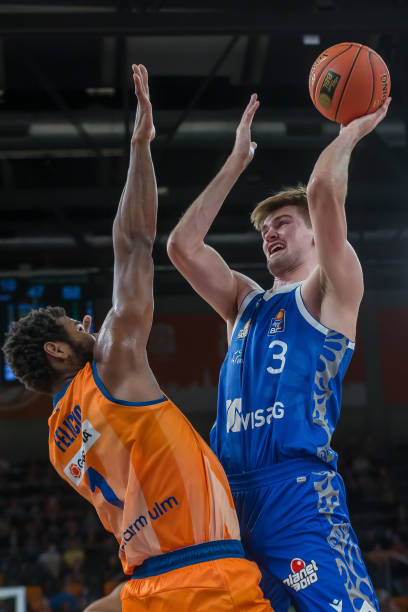 他特别关注 他特别关注